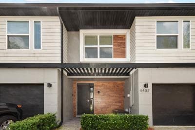Incredible 4BD home with Pool and BBQ near Disney