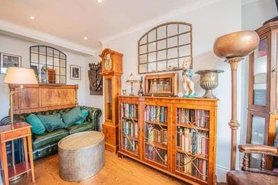 Stylish 1-Bed Flat in Soho - Prime Central London