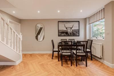 Battersea Spacious Home Perfect for Family and Groups