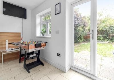The Roundway Styles & Cosy Private Room in London