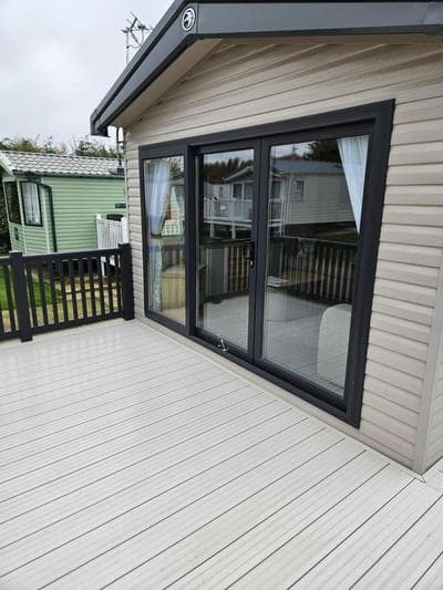 Stunning 6 Berth Caravan With Decking At Manor Park, Near Hunstanton Ref 23068C