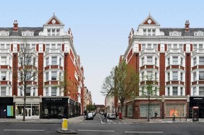 Contemporary 2BR duplex with a patio in Chelsea
