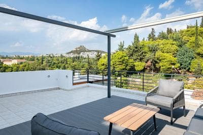 Ideal Maisonette next to Kallimarmaro Stadium