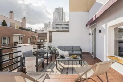 Trentola - 3 bedroom in Malasaña