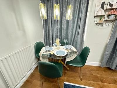 Beautiful Apartment Near Hyde Park