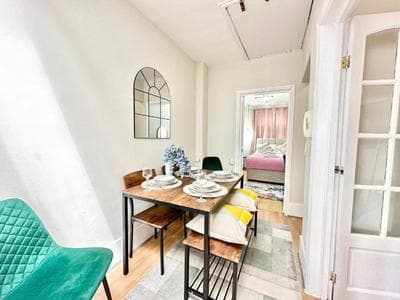 Beautiful Family Apartment Near Hyde Park