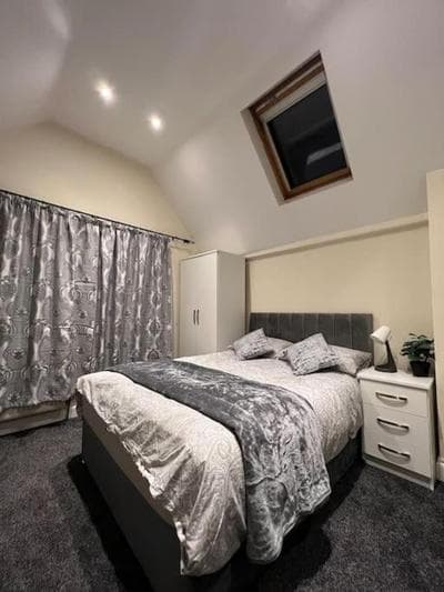 2 Bedroom 2 Bath Flat in Wandsworth