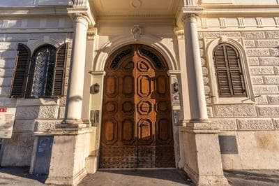 Domus Alessandro City Apartment