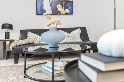 Mayfair Apartment With Balcony- 2 Bed & 2 Bath