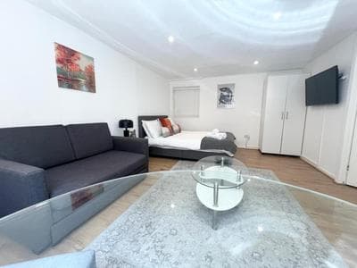 Central London Studio Apartment