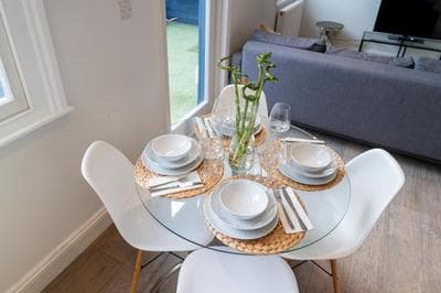 Spacious 2-Bed flat in Brixton with Private Terrace