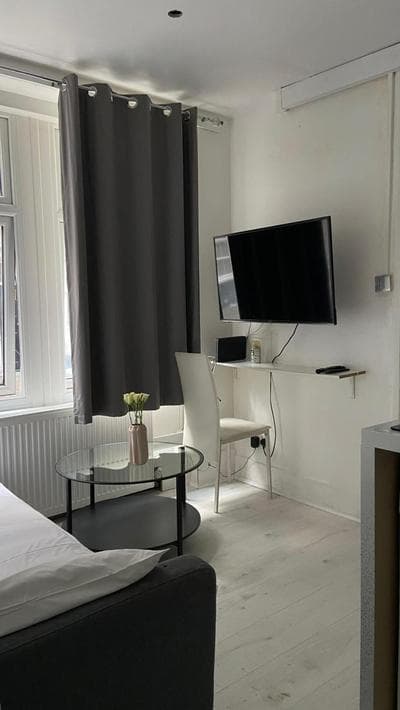 Lovely Ground Floor Miles Apart