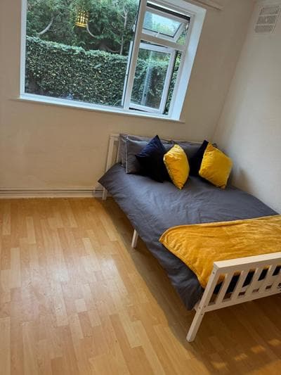 Beautiful 2 Bedroom Maisonette in East London