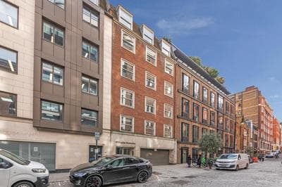 Mayfair Mews Apartment- 2 Bed 1