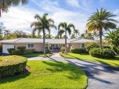 Adorable Villa with water front in Pompano