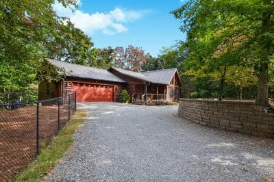 Bear Necessity Luxury Cabin with Hot Tub, Theater & Arcade