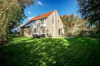 Villa Beatrix - Spacious villa with sauna in Julianadorp aan Zee