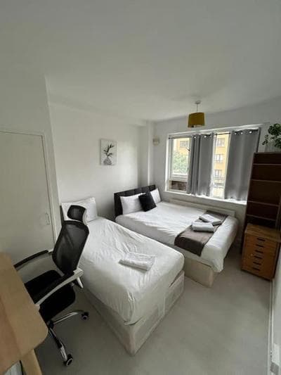 3 bedroom flat near Kilburn Park