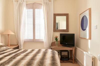 A PERFECT TREASURE OF a HOME IN KNIGHTSBRIDGE