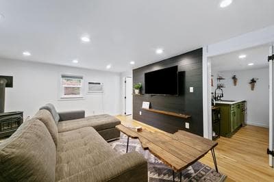 EarthyPearl-1 Bedroom Suite at the Boise Depot