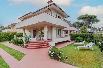 Regina Beach Villa, by the beach in Marina di Pietrasanta