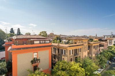 Comics Roma Penthouse, Funny Flat Nearby Colosseum