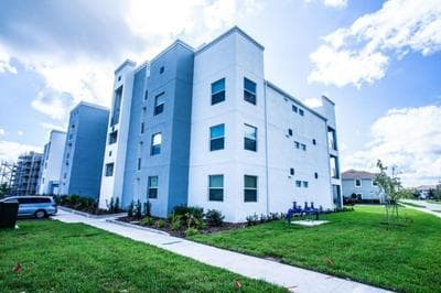 Comfortable 2BR Condo w/ Lake Views