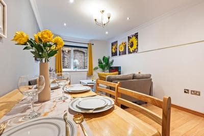Prime Battersea & Clapham Modern Apartment Free Parking