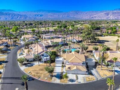 Desert Escape - Renovated, Steps from Pool