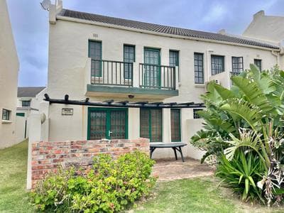 35 Settler Sands Beachfront Accommodation River and Sea View