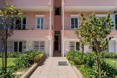 Modern and Designed 2BR W Garden