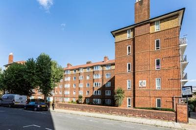 Central London Balcony and parking Kensingston