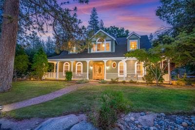 Emerald Escape 50 Acres w/Hot Tub, Game Room