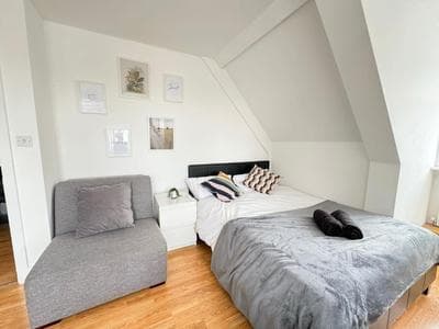 Wembley Stadium Rooms, 12mins Central London