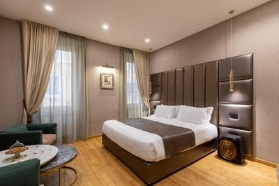 HELMIRAGE Frattina Suite