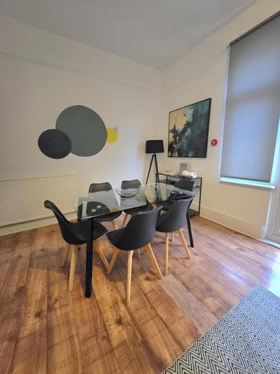 Large Dulwich 3 Bedroom Apartment near Kings College Hospital