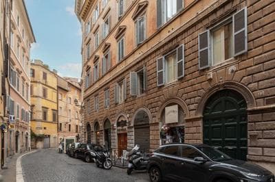 Via del Piè di Marmo Private Apartment