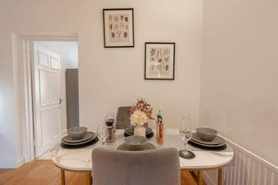 Charming Putney Family Home - Easy Access to Central London