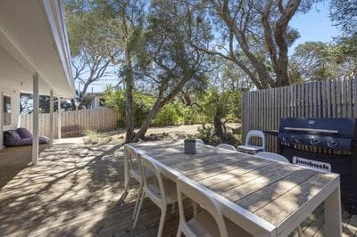 Tea-Tree Retreat, Rye - comfortable and relaxing coastal retreat
