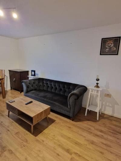 Cosy 2-Bed accomodation with river views!
