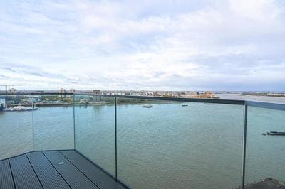 Lux 2 bed 2 bath with Riverviews