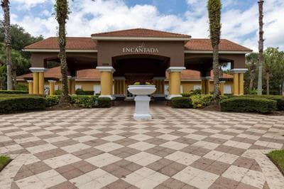Charming 3BR Retreat with Jacuzzi for 6