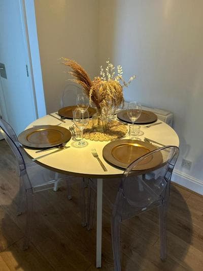 Trendy 2 Bedroom Apartment in Canary Wharf