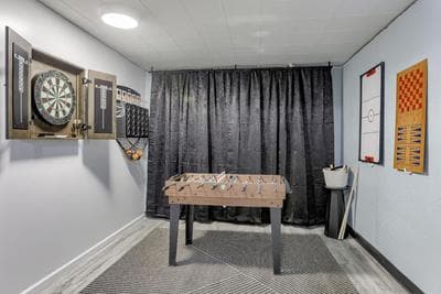 Central 4BD Home - Spacious Backyard & Fun Games