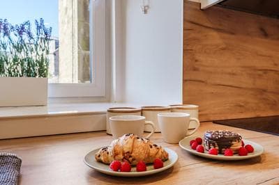 Luxurious One Bedroom Apartment