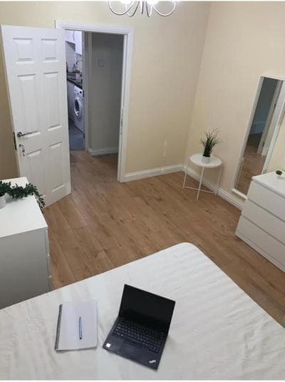 Lovely Modern Flat with Free Parking