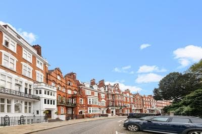 Elegant Knightsbridge Apartment by Harrods