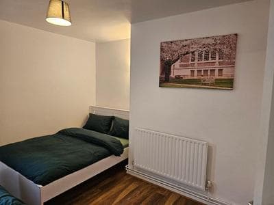 Entire Apartment Oval