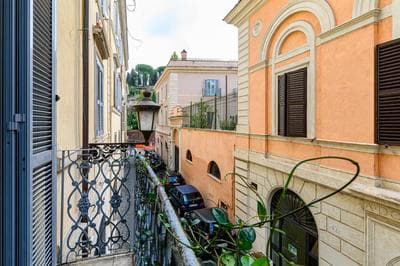 Colosseum Apartment with Terrace by NDP rent