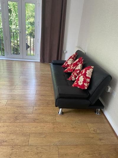 Spacious 2 bedroom Apartment, Weybridge